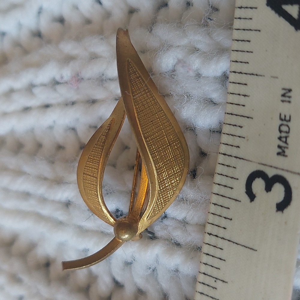 Vintage MCM gold tone leaf brooch